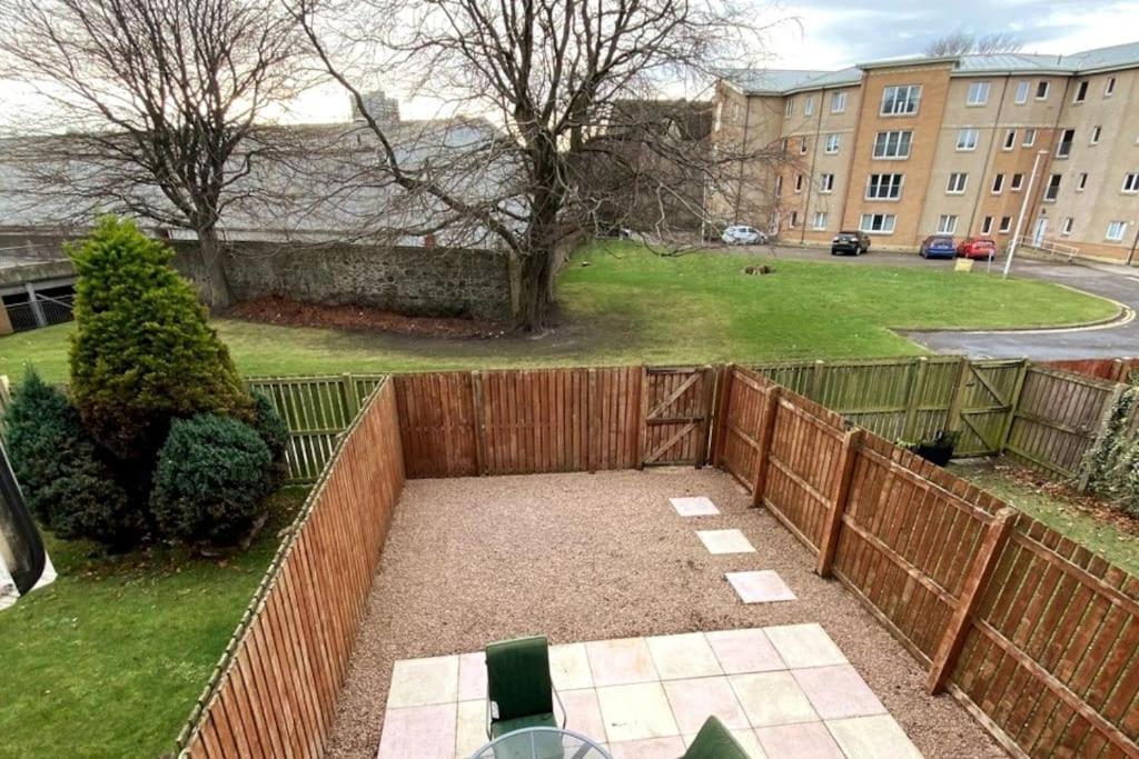 Spacious 4 Bedroom Townhouse Near Scenic Beach & City Centre Aberdeen Buitenkant foto